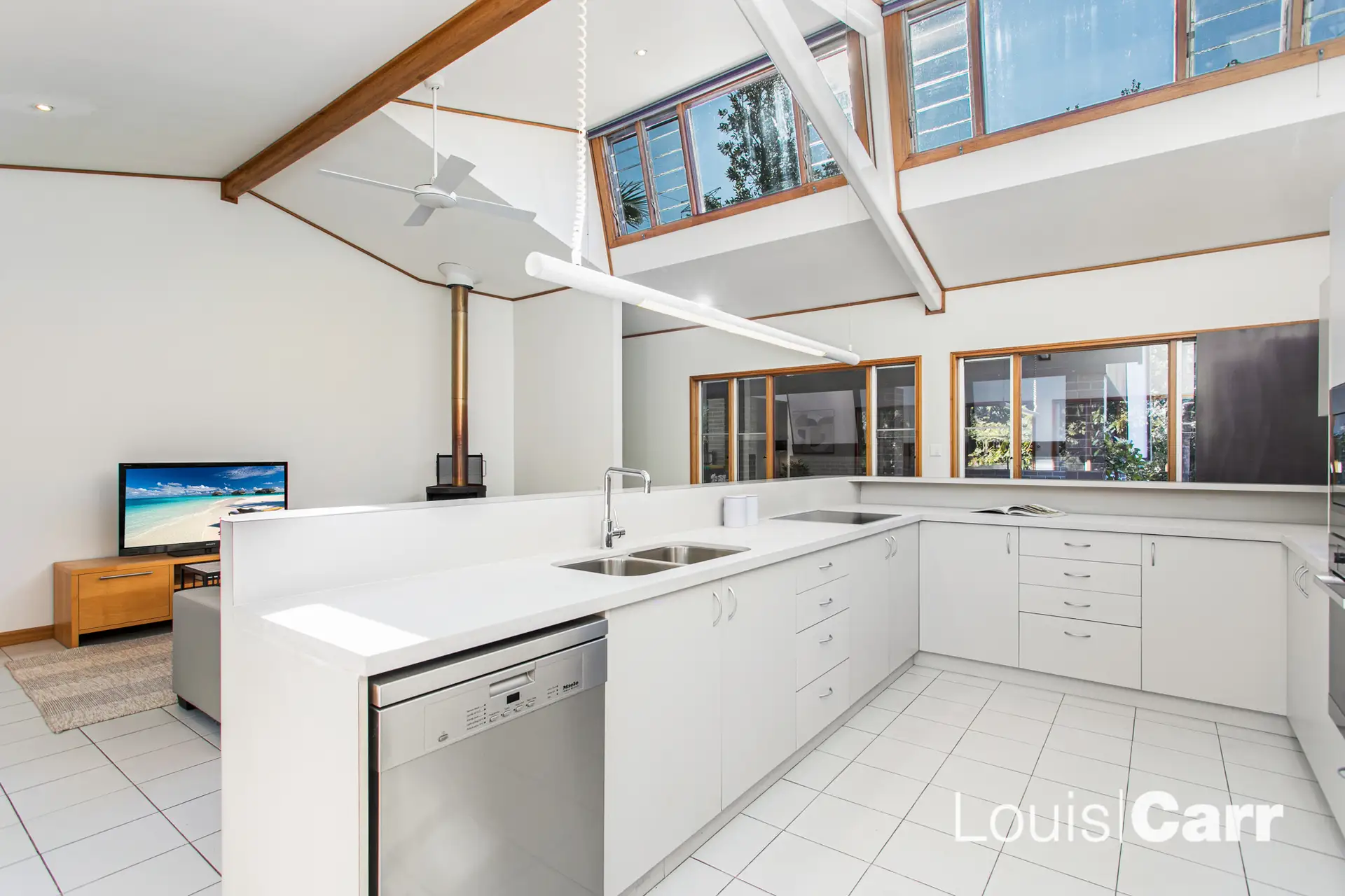 8 Daphne Place, Cherrybrook Sold by Louis Carr Real Estate - image 3