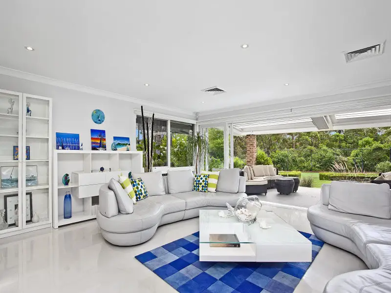 8 Eaglehawk Place, West Pennant Hills Sold by Louis Carr Real Estate - image 4