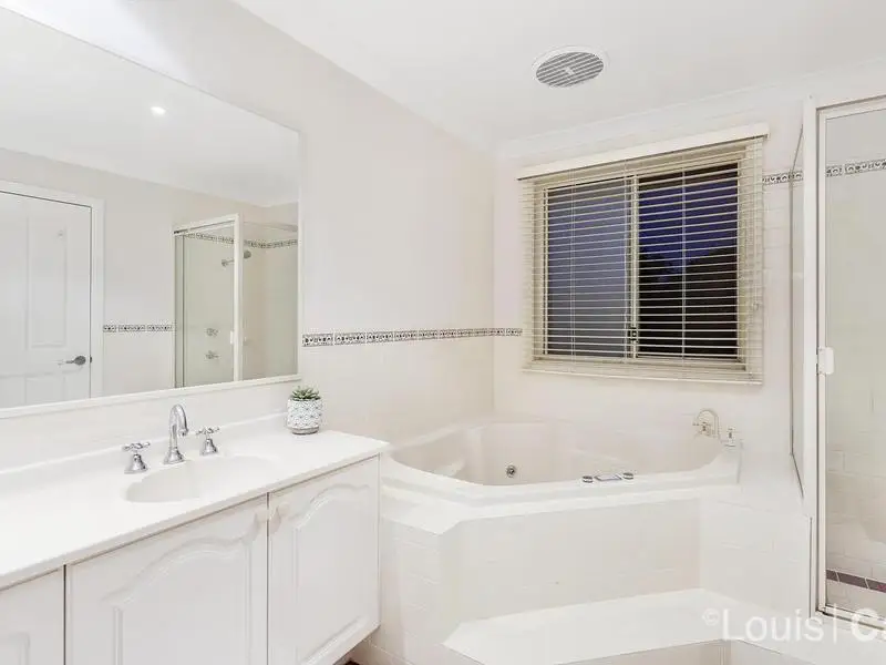 44 Ravensbourne Circuit, Dural Sold by Louis Carr Real Estate - image 6