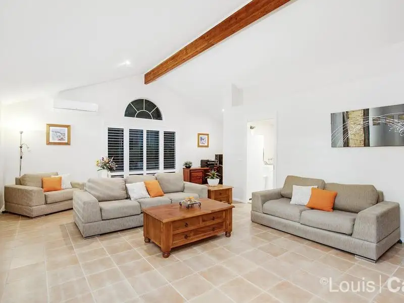 44 Ravensbourne Circuit, Dural Sold by Louis Carr Real Estate - image 3