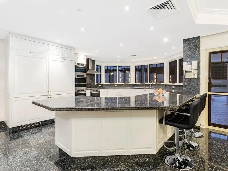 4 Hampshire Avenue, West Pennant Hills Sold by Louis Carr Real Estate - image 5