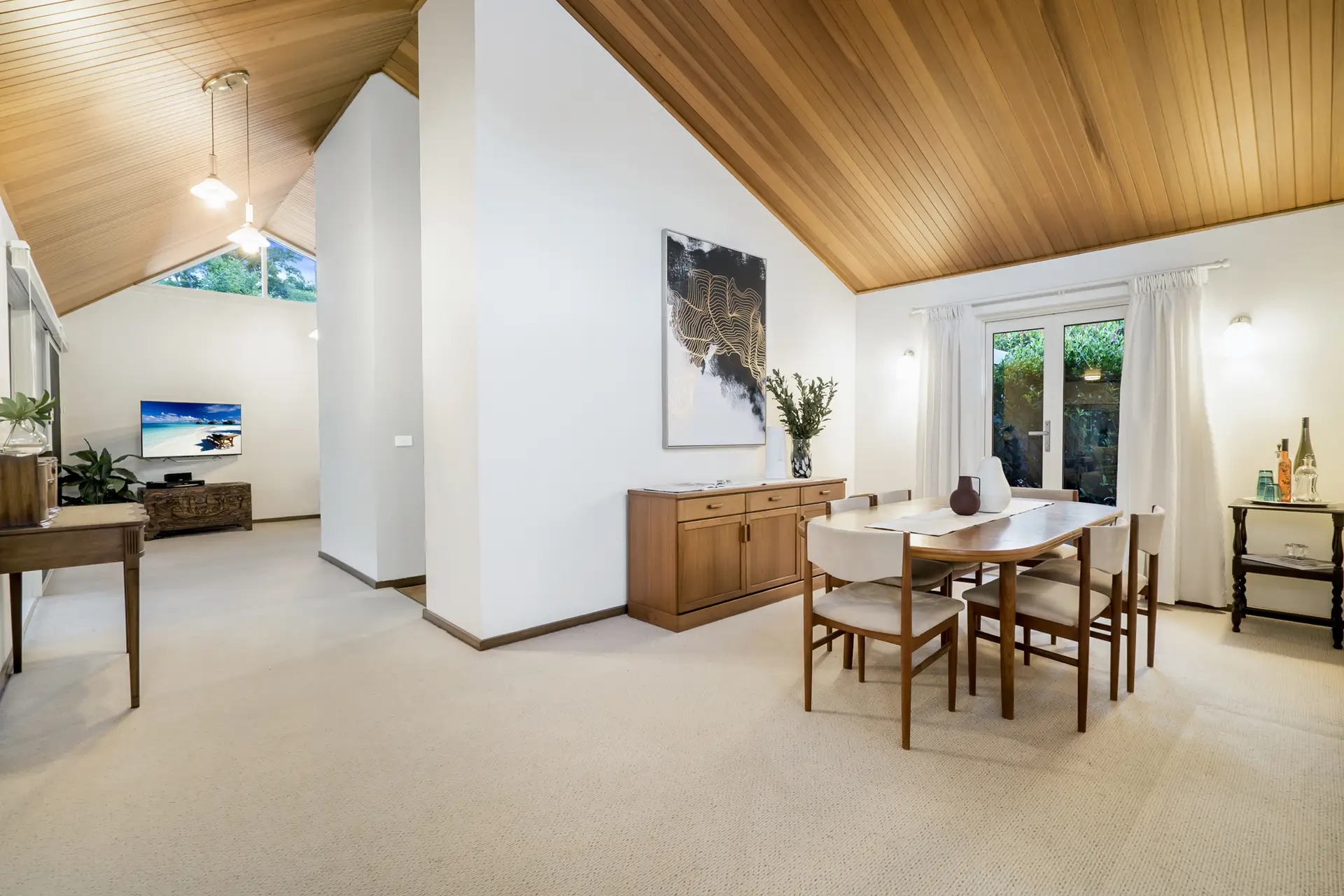 Photo #6: 6 Betts Place, West Pennant Hills - Sold by Louis Carr Real Estate