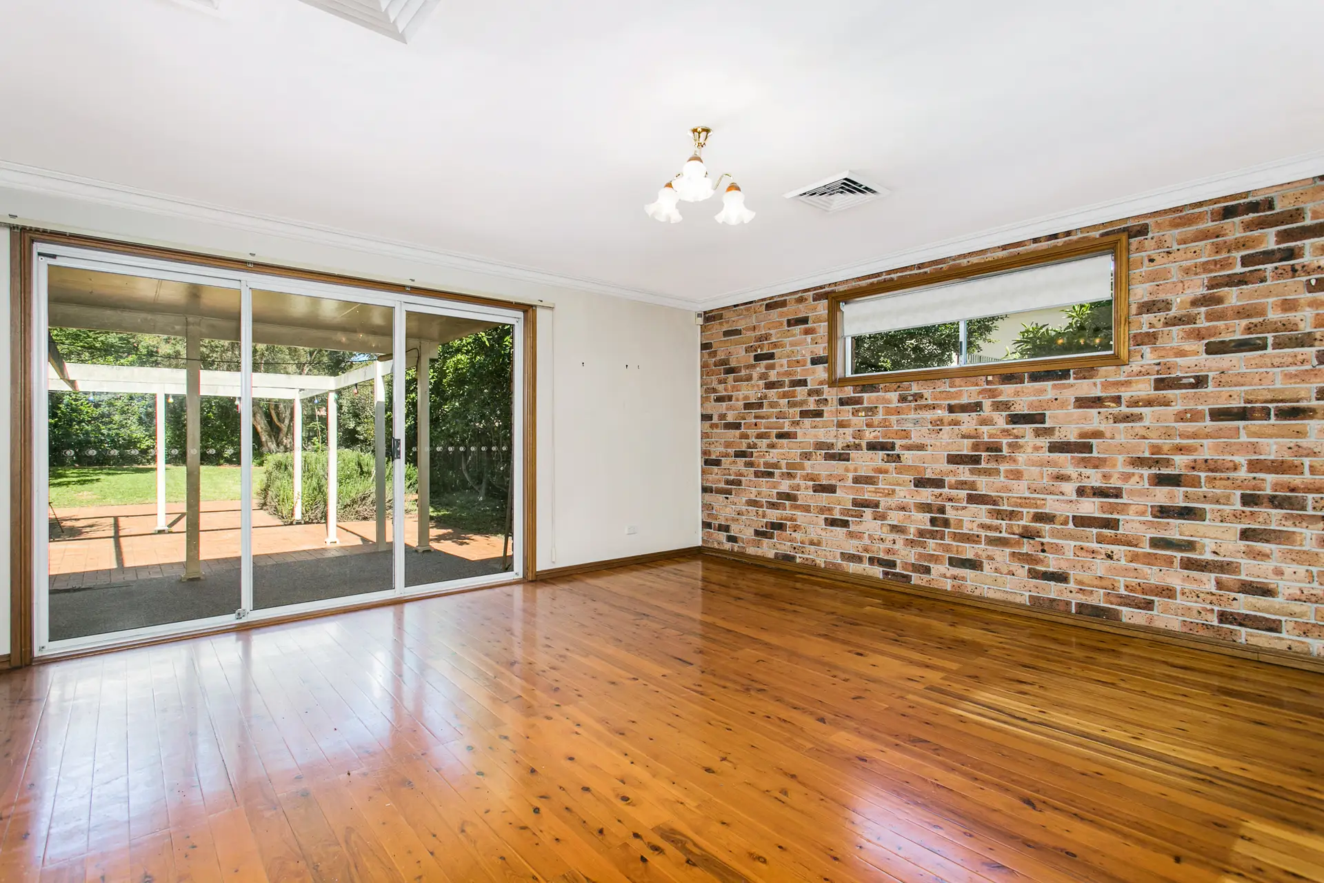 20 Mountain View Crescent, West Pennant Hills Sold by Louis Carr Real Estate - image 3