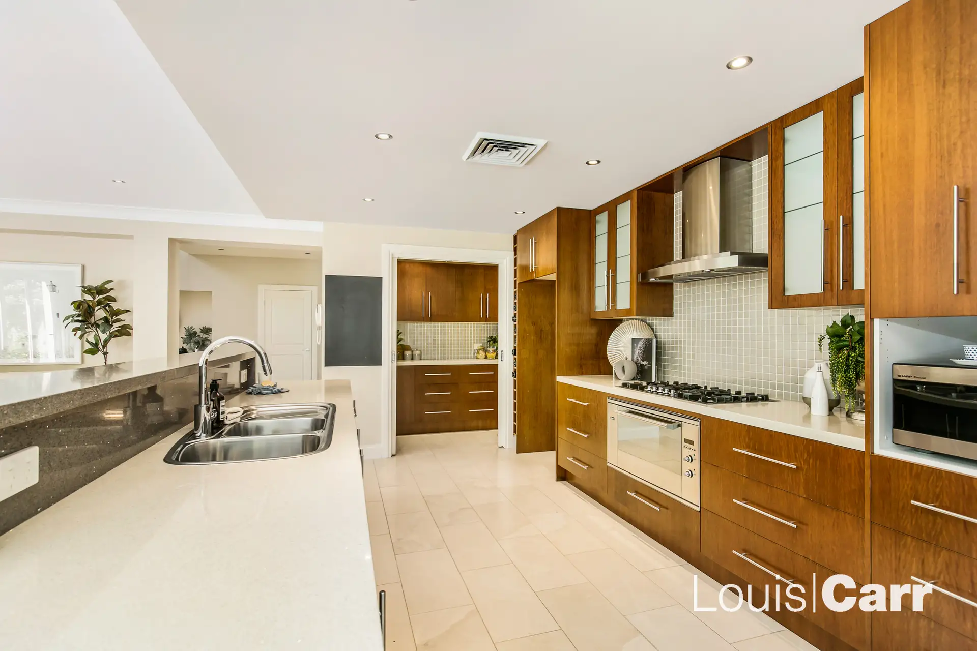 8 Hoop Pine Place, West Pennant Hills Sold by Louis Carr Real Estate - image 4