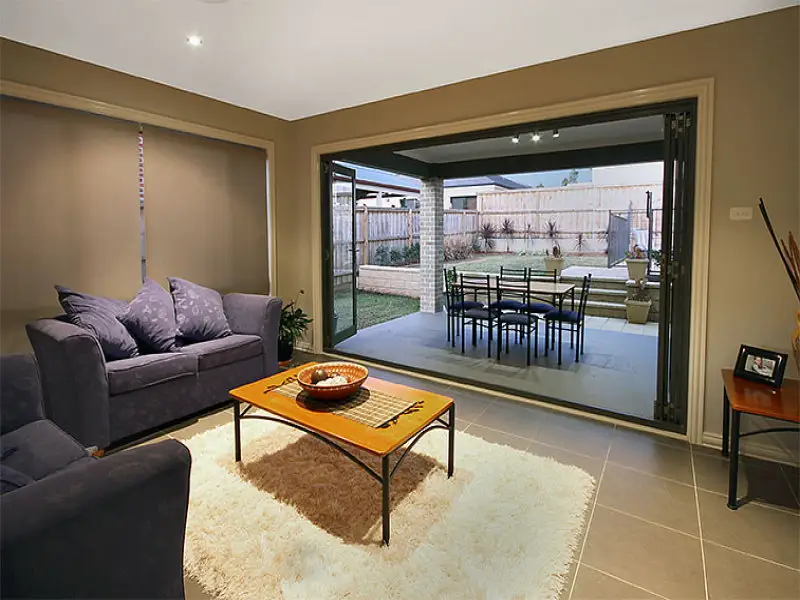 6 Gipps Place, Beaumont Hills Sold by Louis Carr Real Estate - image 3