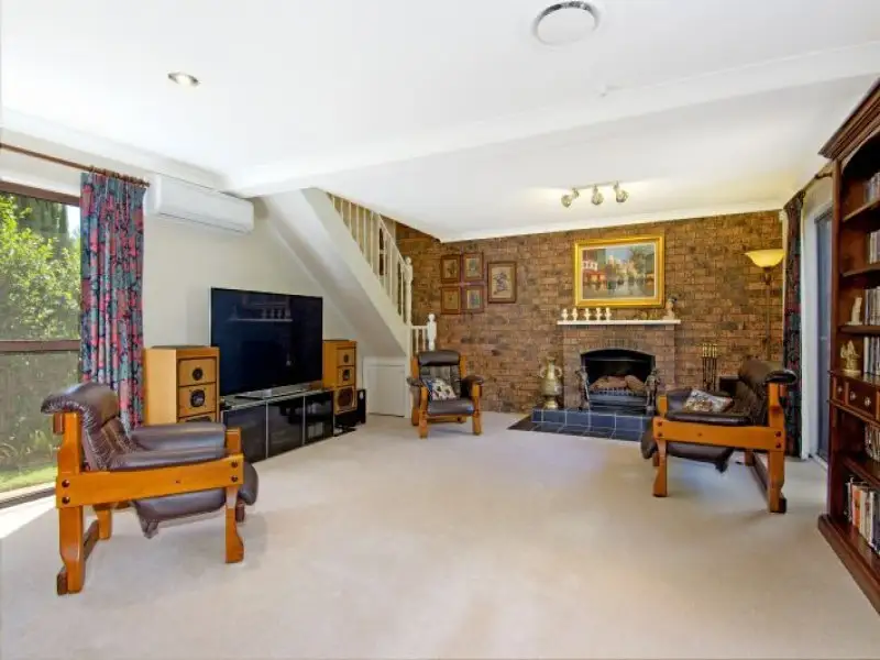 23 Greenbank Drive, Glenhaven Sold by Louis Carr Real Estate - image 2