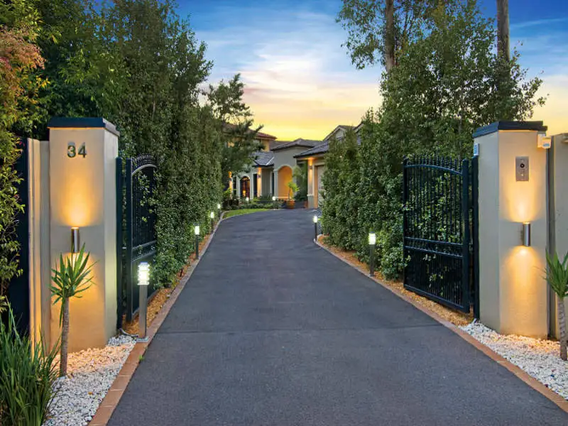 Beaumont Hills Sold by Louis Carr Real Estate - image 3