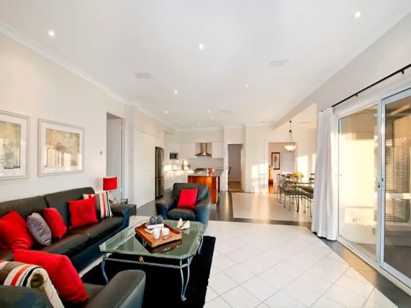 5 Huntingdale Circle, Castle Hill Sold by Louis Carr Real Estate - image 5