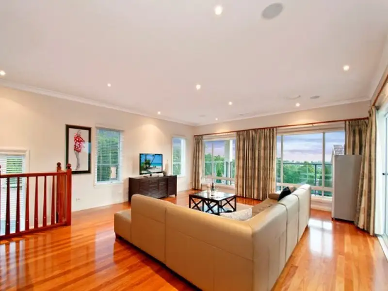 5 Huntingdale Circle, Castle Hill Sold by Louis Carr Real Estate - image 6