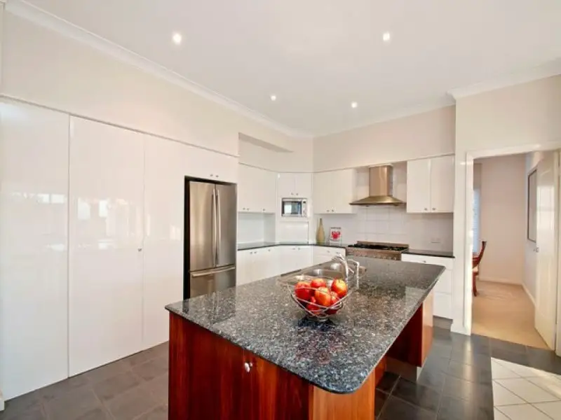 5 Huntingdale Circle, Castle Hill Sold by Louis Carr Real Estate - image 4