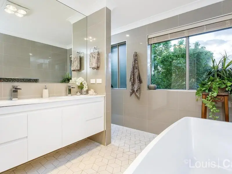 28 Arnold Janssen Drive, Beaumont Hills Sold by Louis Carr Real Estate - image 3