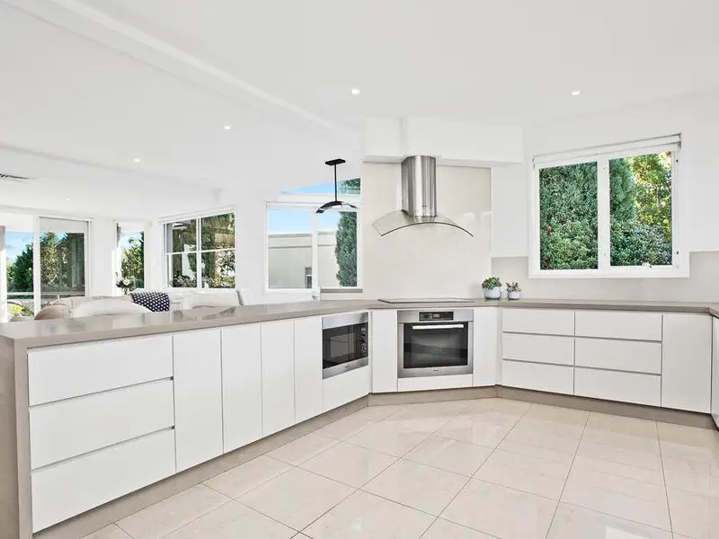 9 Carnarvon Avenue, Glenhaven Sold by Louis Carr Real Estate - image 3