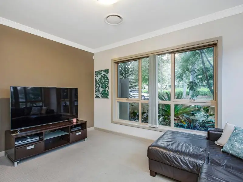 13 Maidstone Street, Stanhope Gardens Sold by Louis Carr Real Estate - image 5