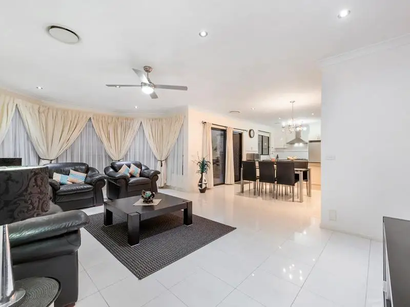 8 Sovereign, Kellyville Ridge Sold by Louis Carr Real Estate - image 3