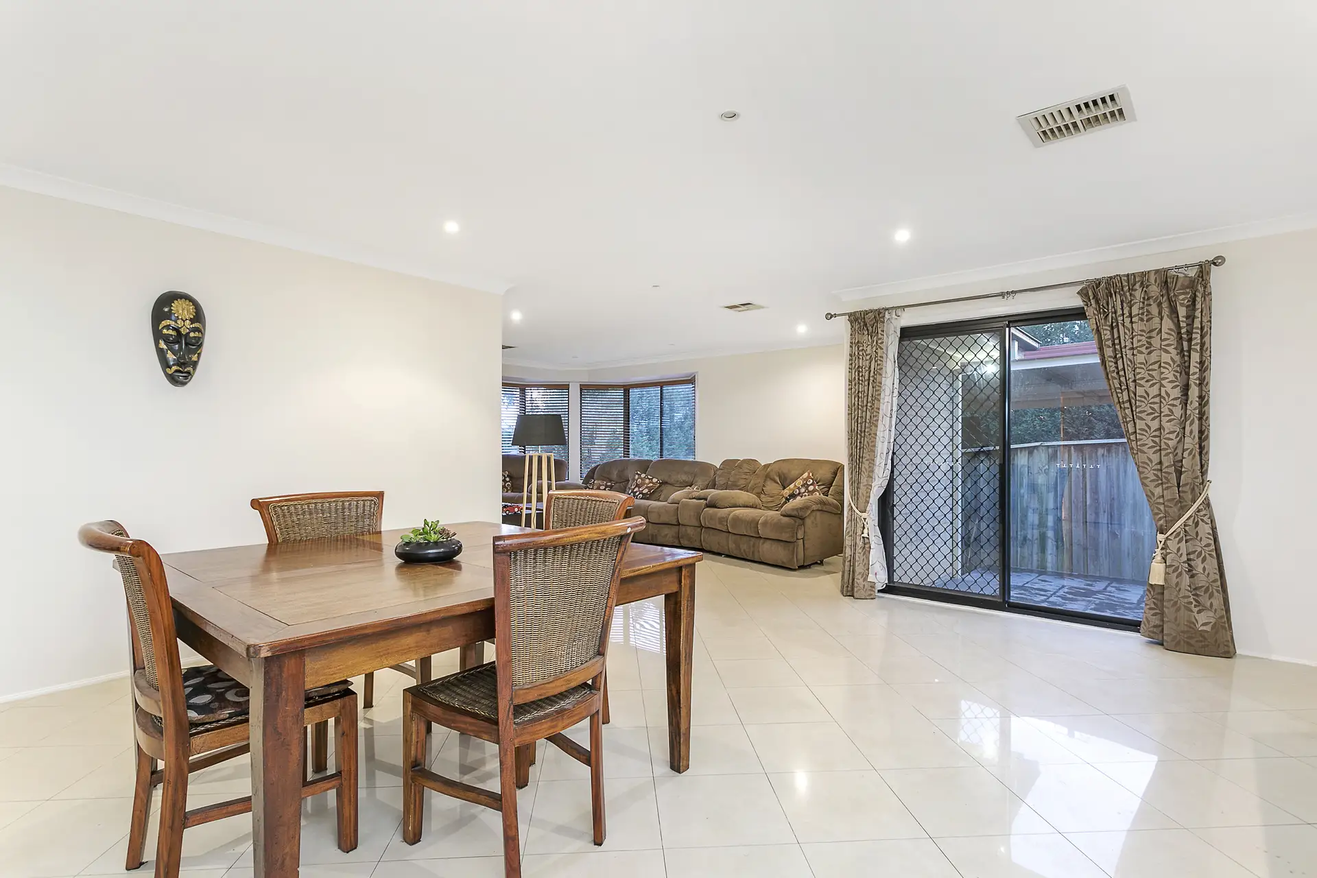 9 Greyfriar Place, Kellyville Sold by Louis Carr Real Estate - image 3