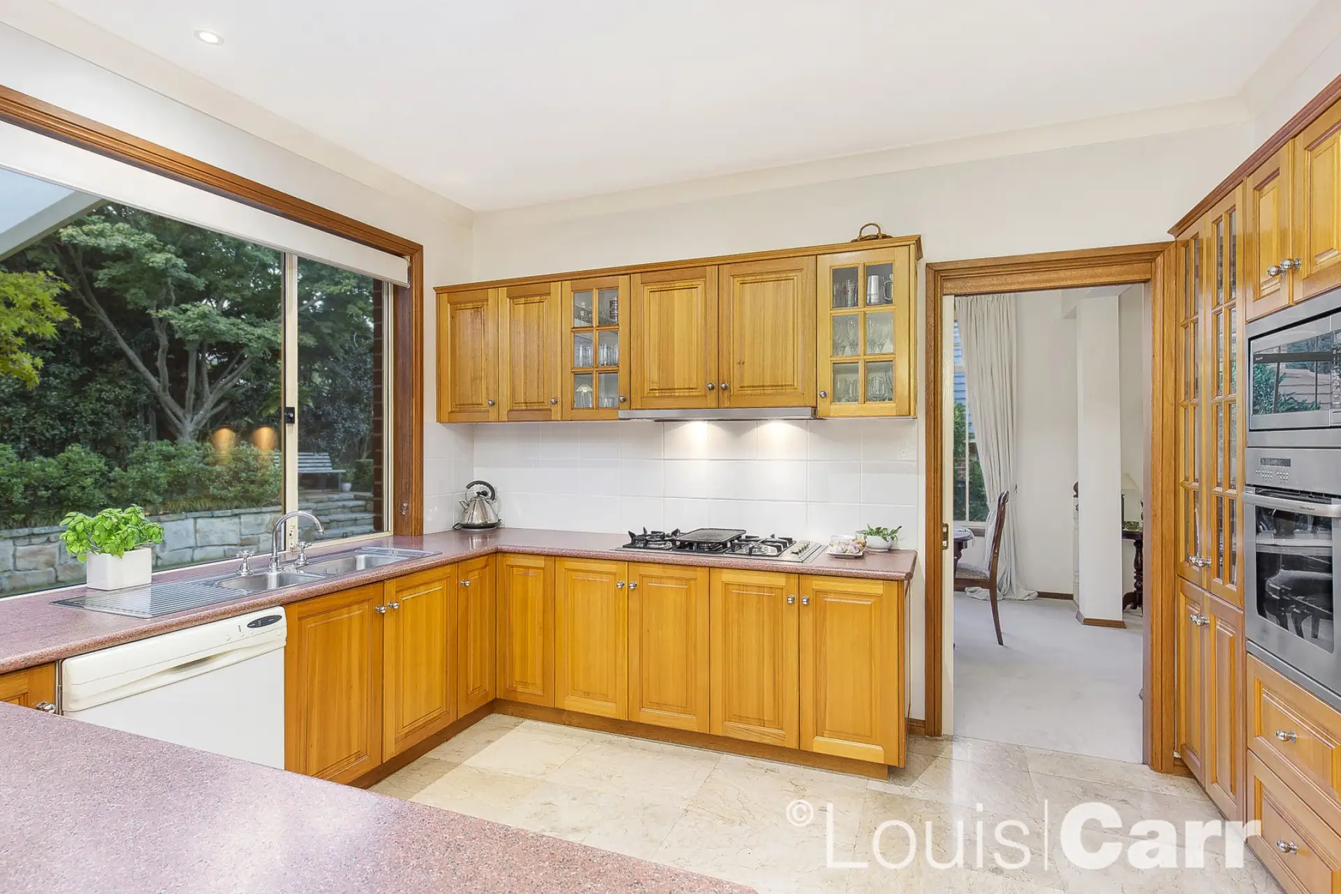5 Redwood Close, Castle Hill Sold by Louis Carr Real Estate - image 1