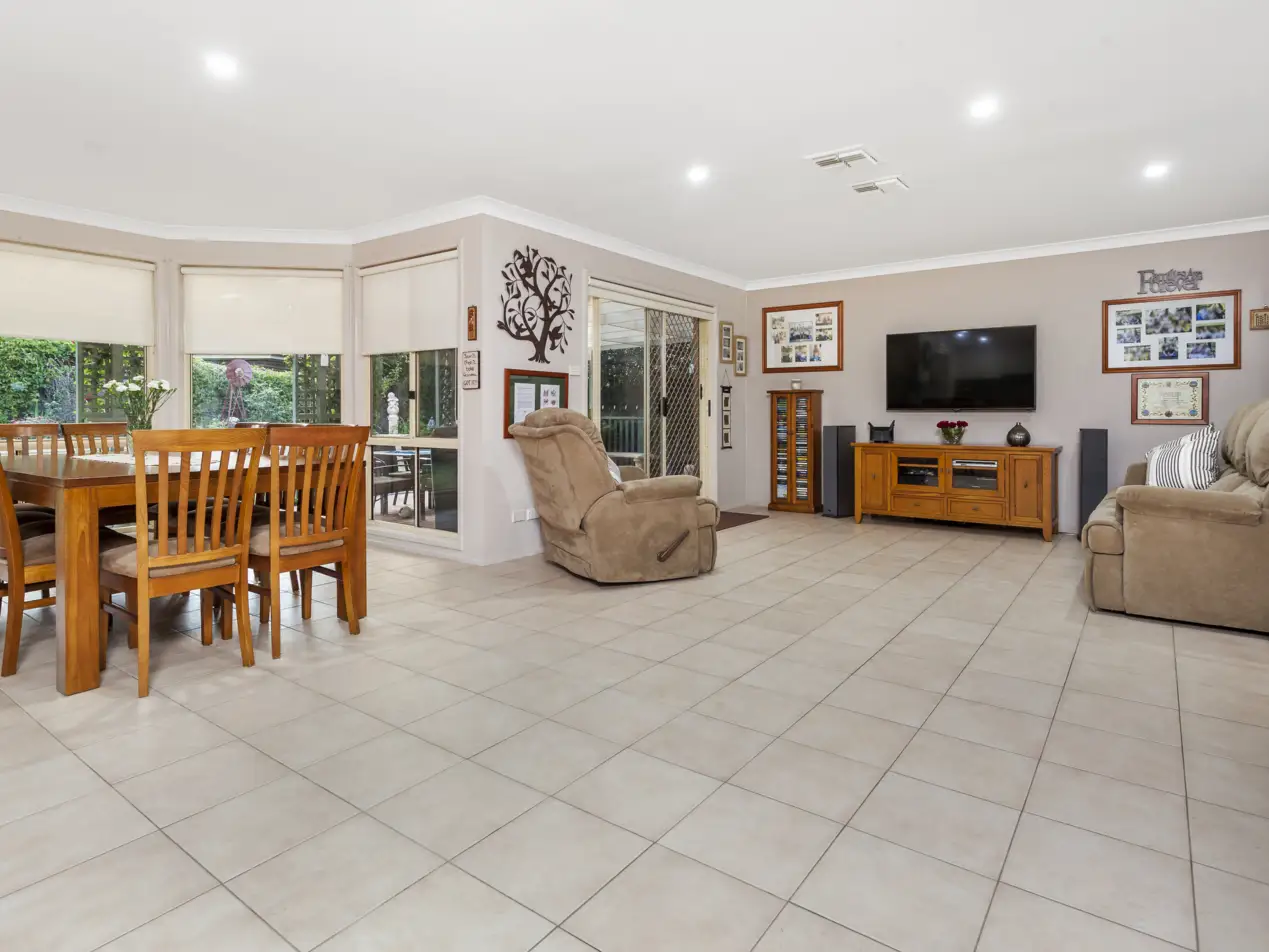 3 Tanners Way, Kellyville Sold by Louis Carr Real Estate - image 5