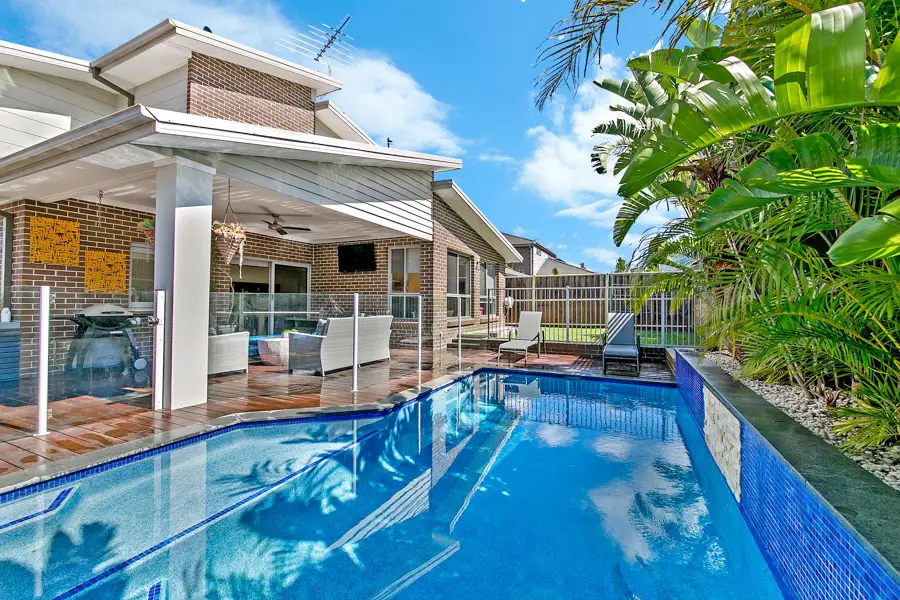 14 Chessington Terrace, Beaumont Hills Sold by Louis Carr Real Estate - image 3