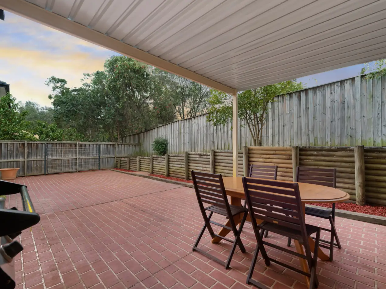 8/4 Nolan Place, Seven Hills Sold by Louis Carr Real Estate - image 1