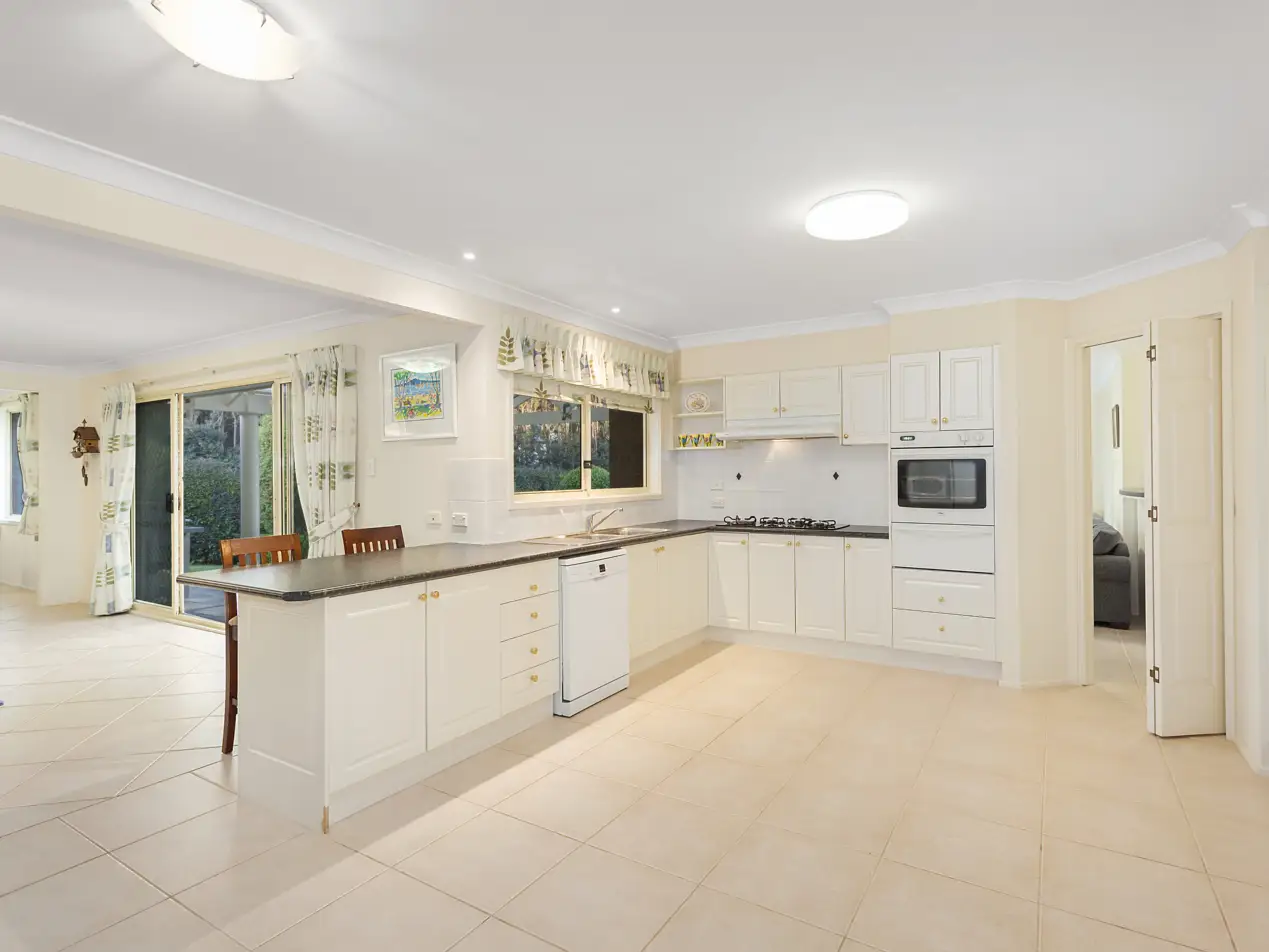 48 Tallowood Grove, Beaumont Hills Sold by Louis Carr Real Estate - image 2