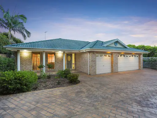 48 Tallowood Grove, Beaumont Hills Sold by Louis Carr Real Estate