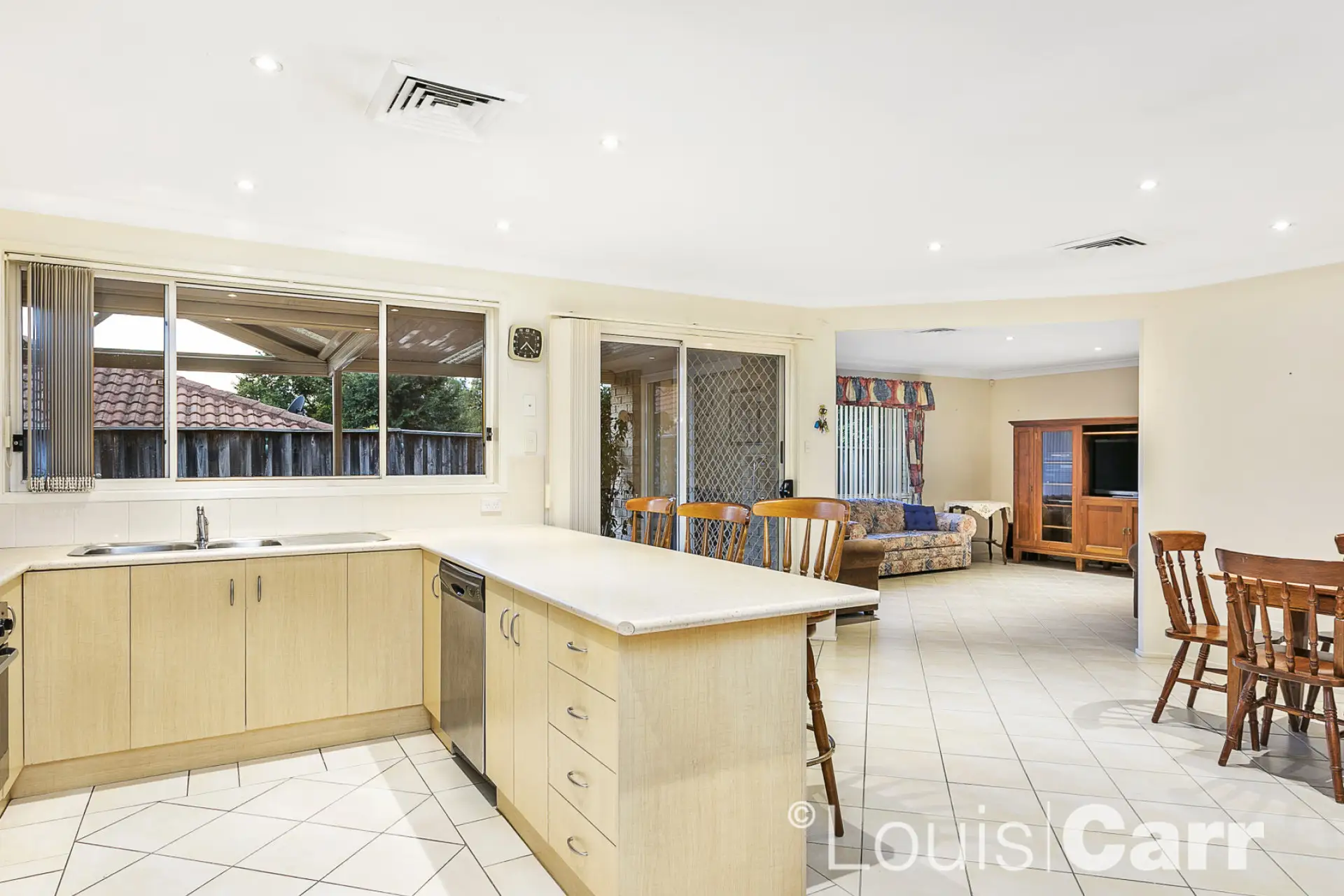 21 Forest Crescent, Beaumont Hills Sold by Louis Carr Real Estate - image 3