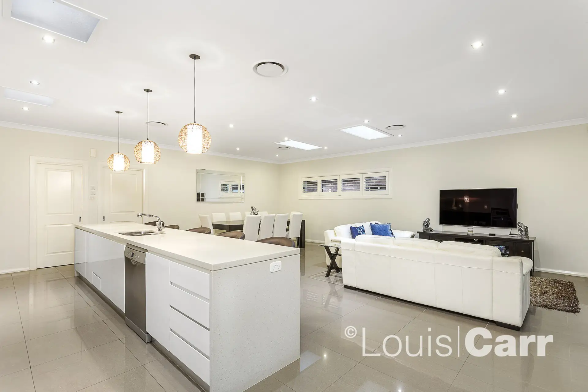 43 Hadley Circuit, Beaumont Hills Sold by Louis Carr Real Estate - image 2