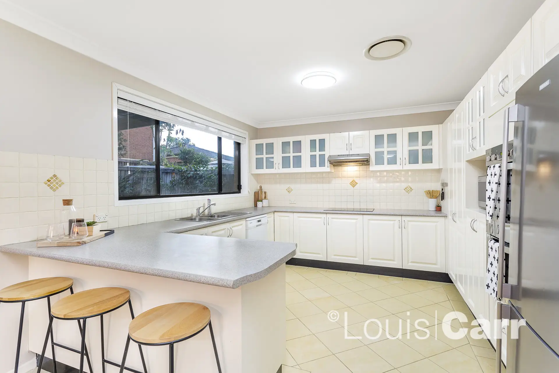 26 Tallowood Grove, Beaumont Hills Sold by Louis Carr Real Estate - image 4