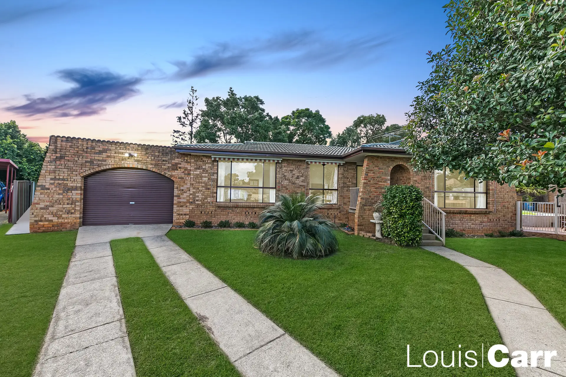 24 Nathaniel Parade, Kings Langley Sold by Louis Carr Real Estate - image 1