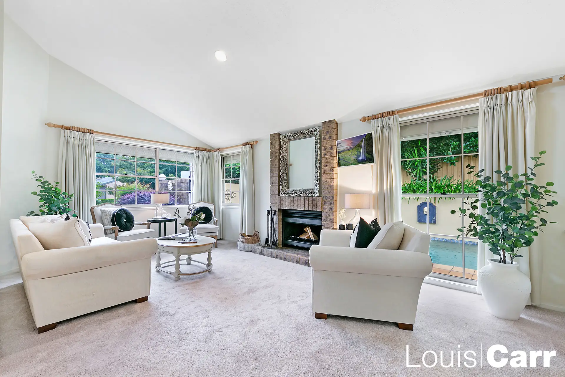 7 Fairgreen Place, Castle Hill Sold by Louis Carr Real Estate - image 2