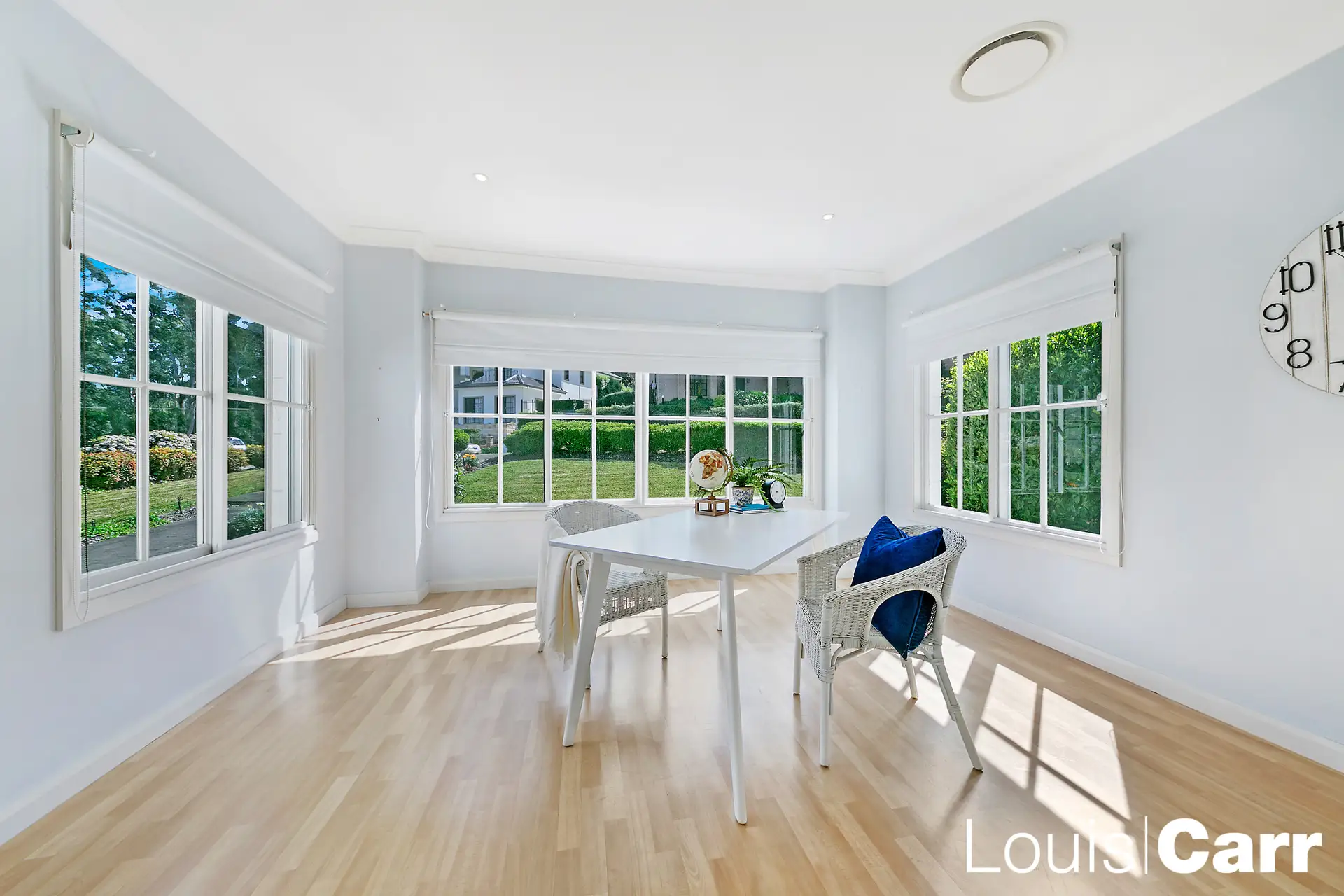 Photo #4: 22 Huntingdale Circle, Castle Hill - Sold by Louis Carr Real Estate