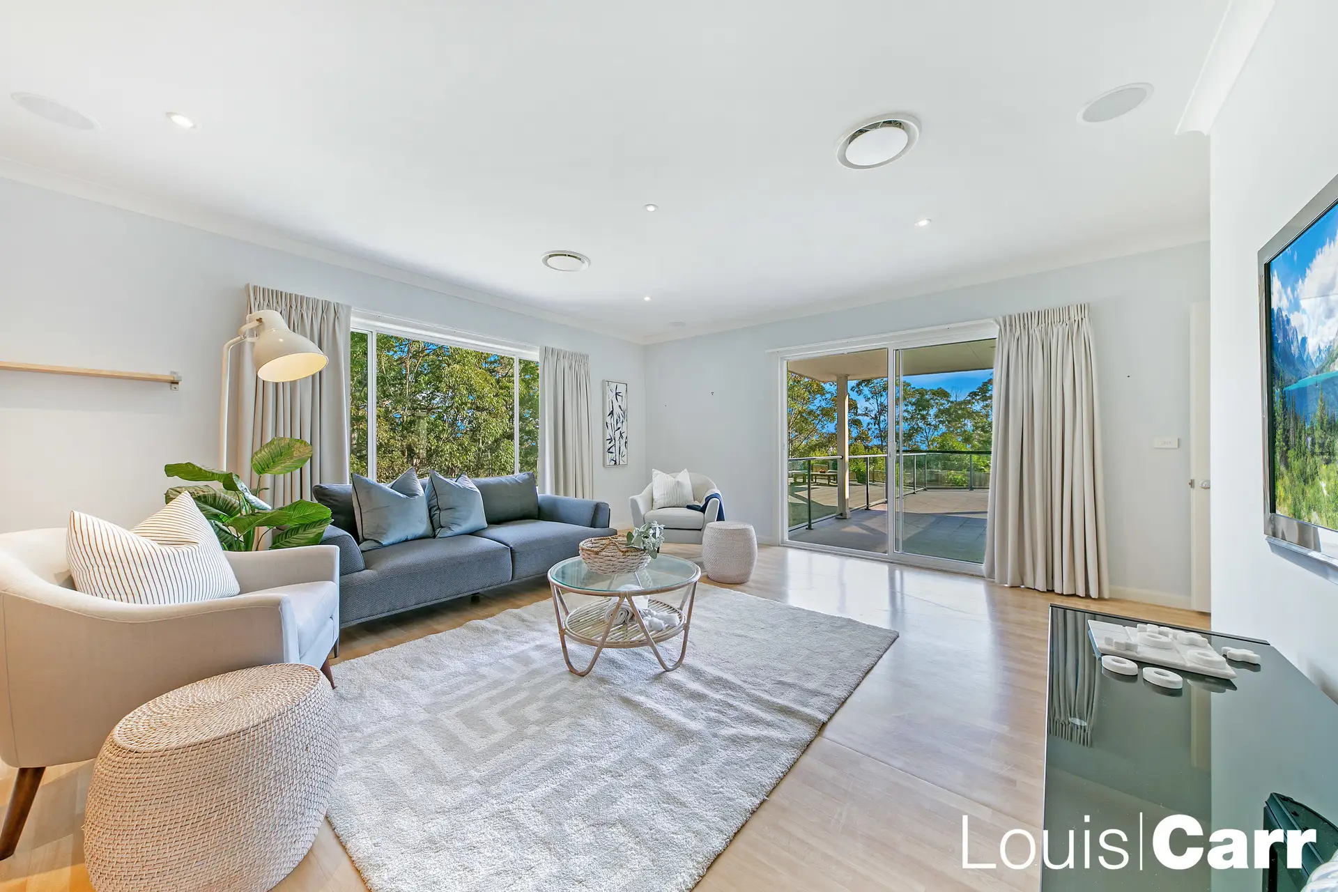 Photo #6: 22 Huntingdale Circle, Castle Hill - Sold by Louis Carr Real Estate