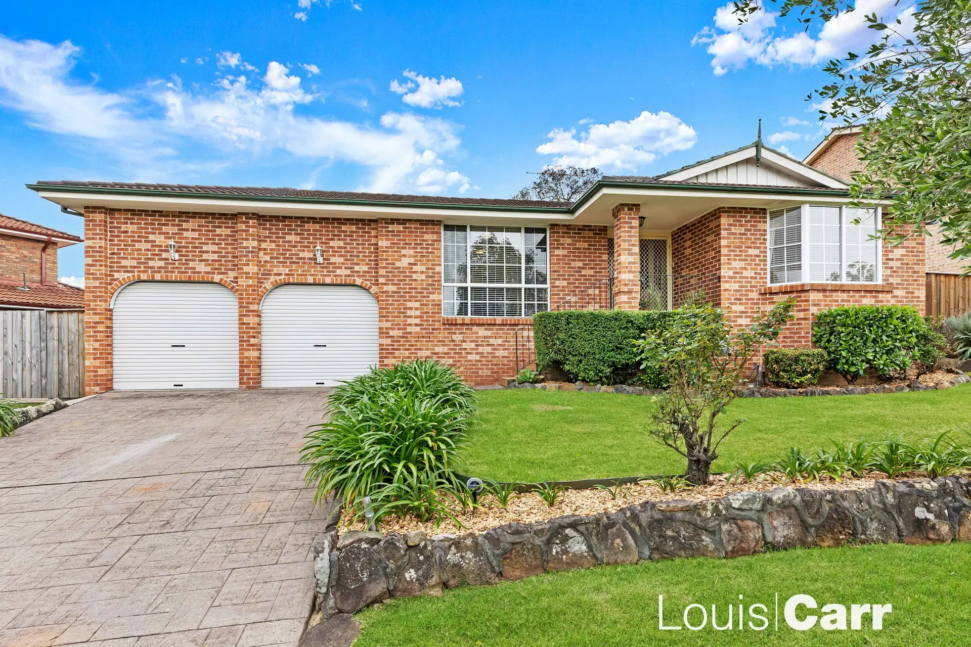 31 Gooraway Drive, Castle Hill Sold by Louis Carr Real Estate - image 1