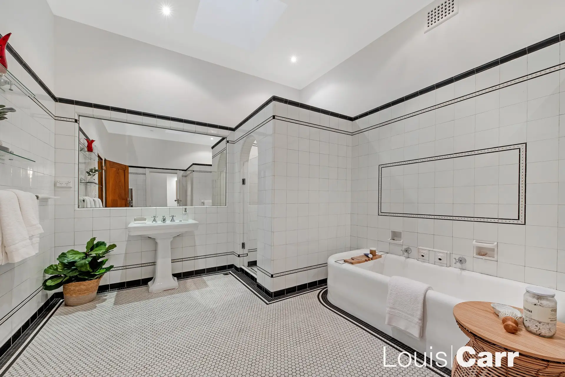 14-16 New Farm Road, West Pennant Hills Sold by Louis Carr Real Estate - image 15