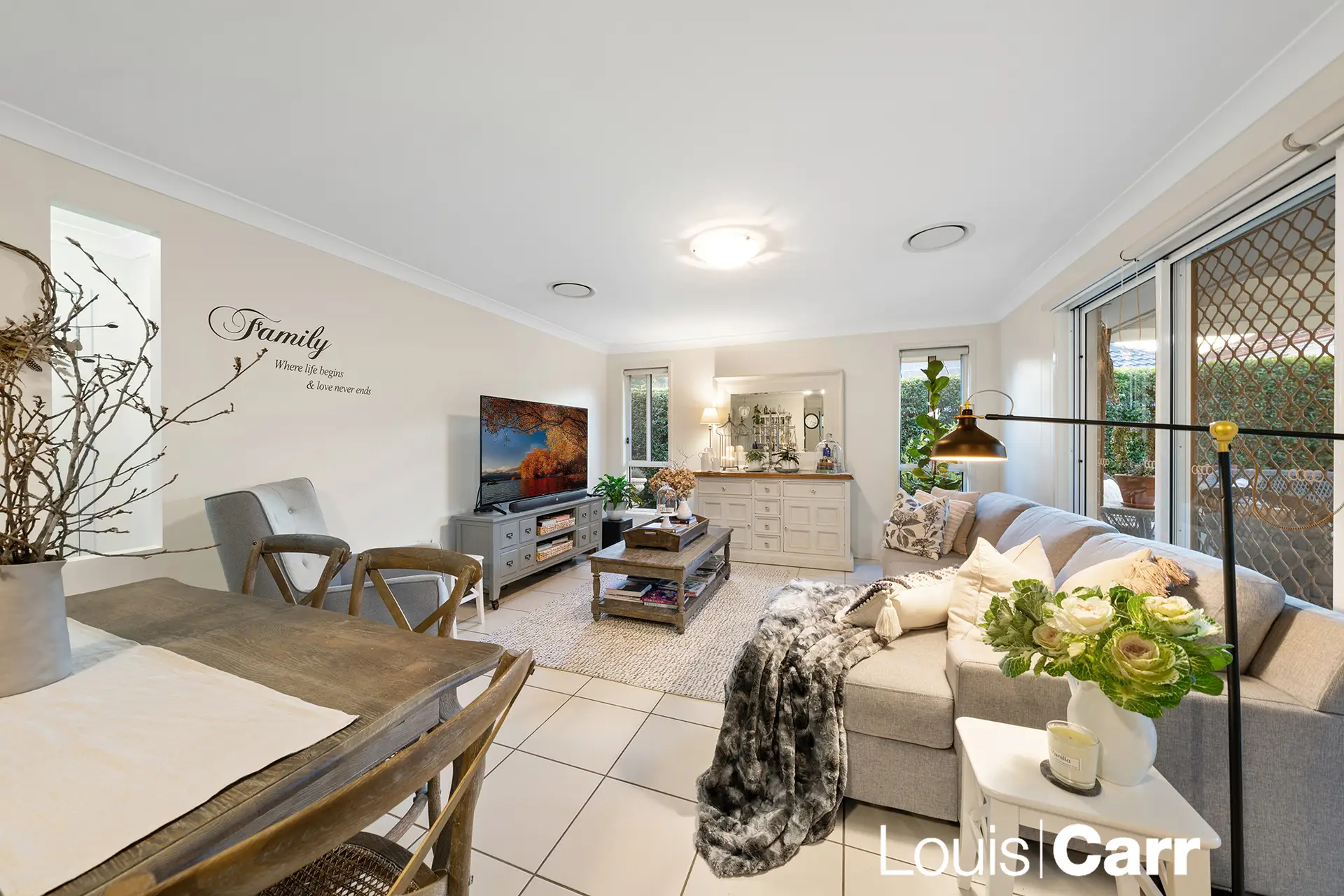 8 Sabal Place, Beaumont Hills Sold by Louis Carr Real Estate - image 1