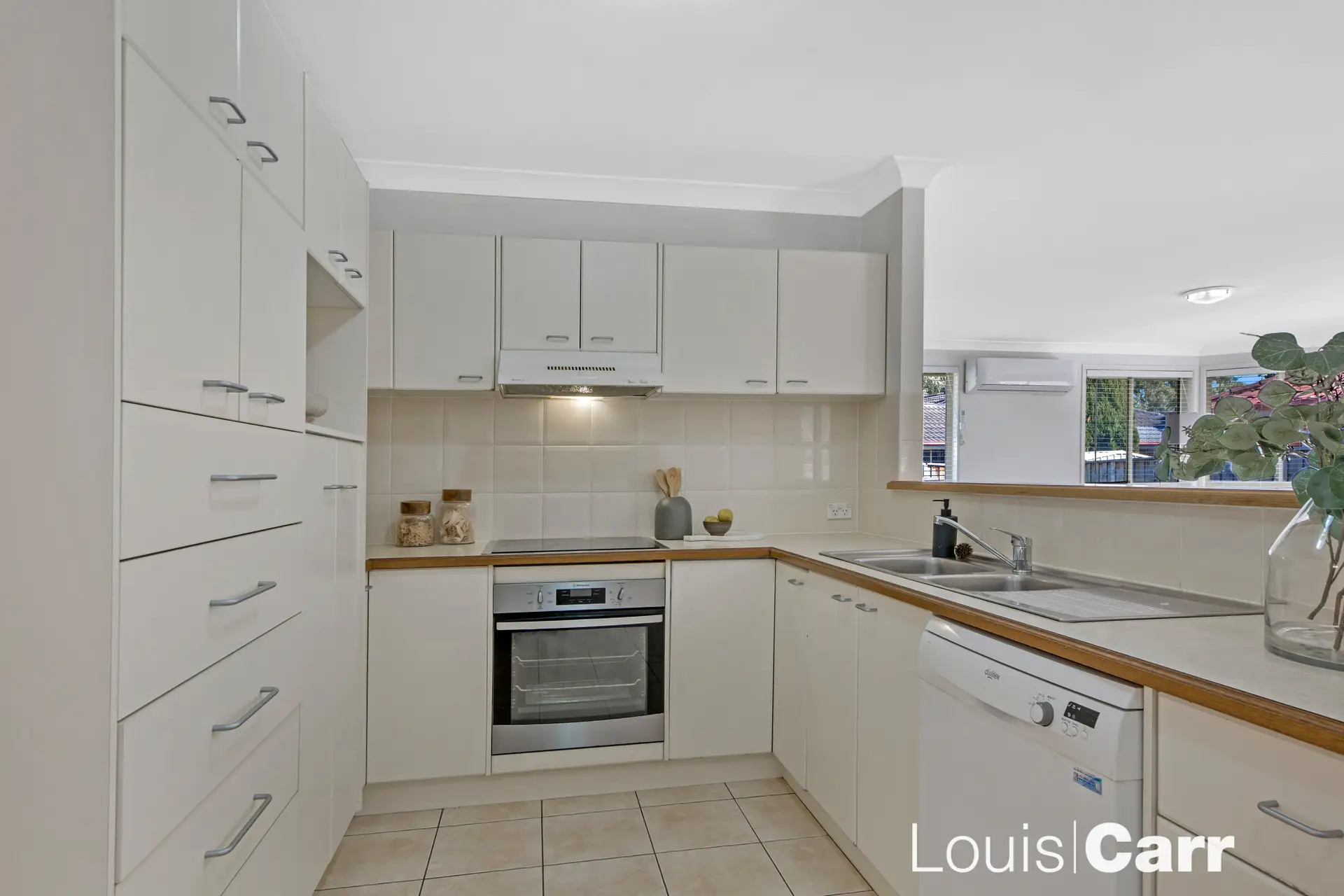 Photo #7: 30 Macquarie Avenue, Kellyville - Sold by Louis Carr Real Estate