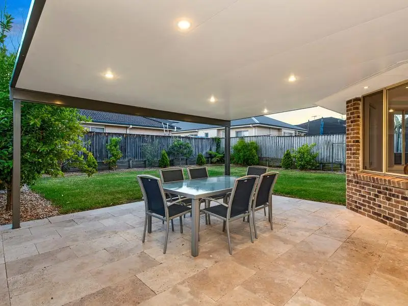 12 Guardian Avenue, Beaumont Hills Leased by Louis Carr Real Estate - image 2