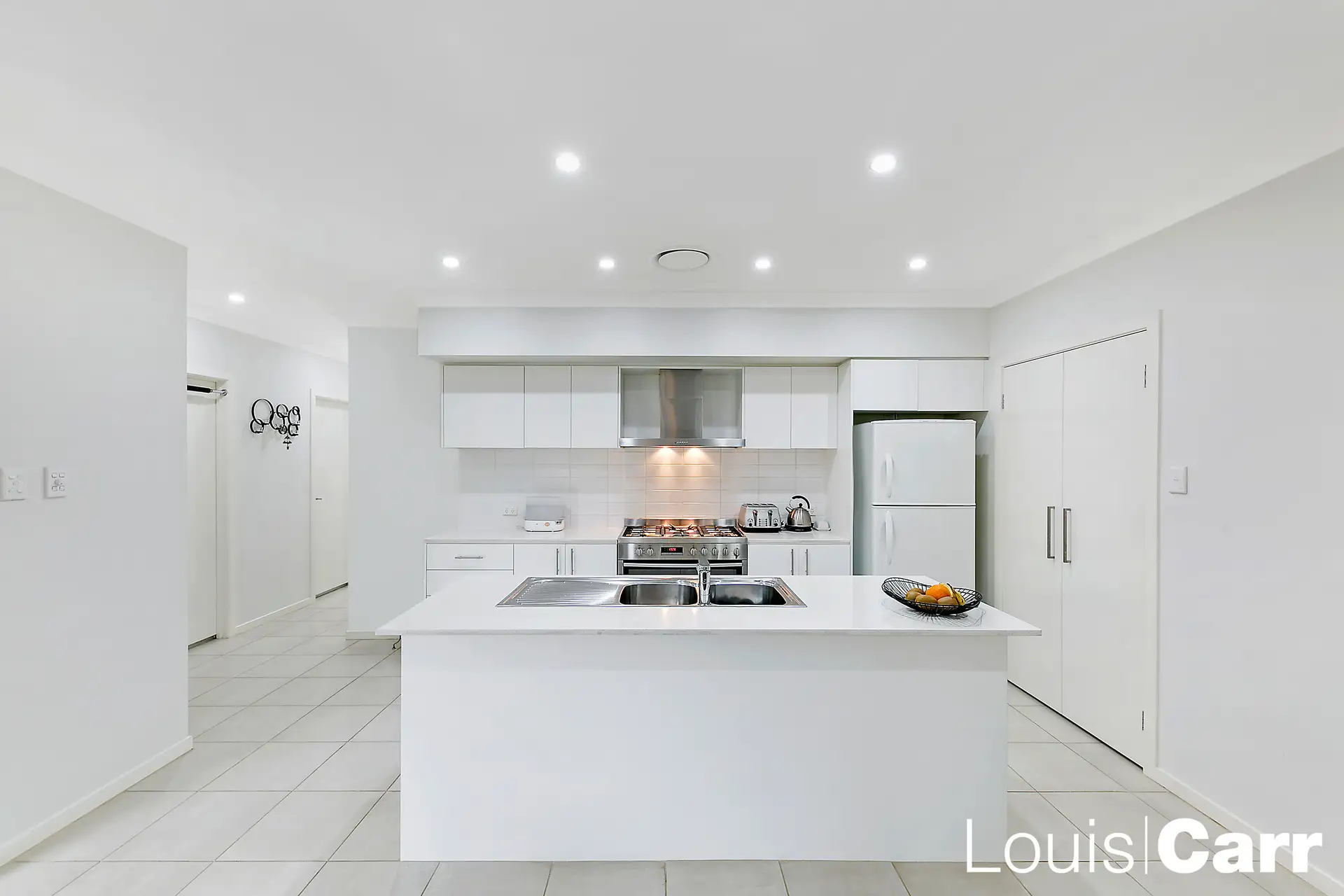 16 Fox Creek Circuit, Kellyville Leased by Louis Carr Real Estate - image 2