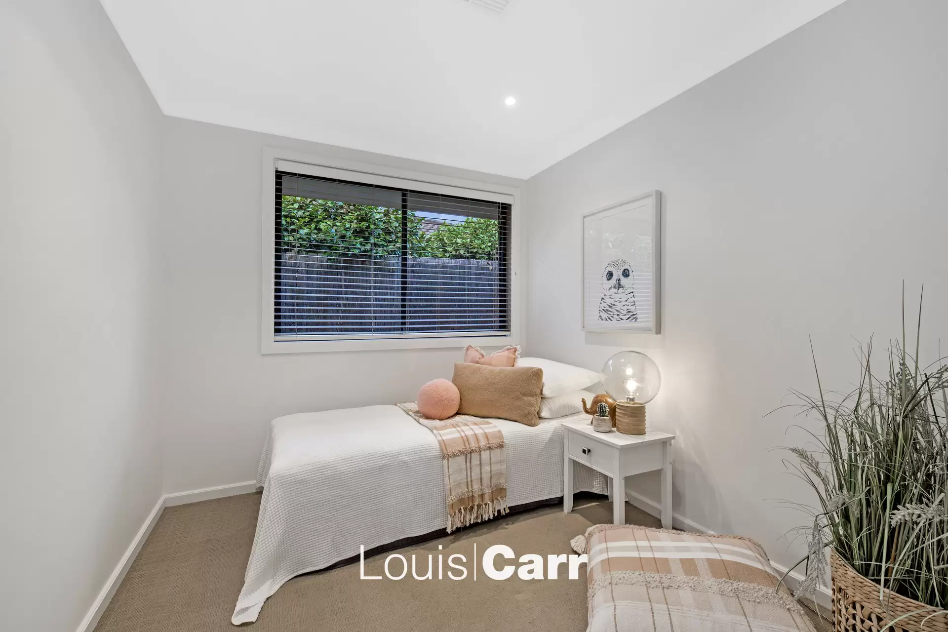 Photo #14: 18 Chiltern Crescent, Castle Hill - Sold by Louis Carr Real Estate
