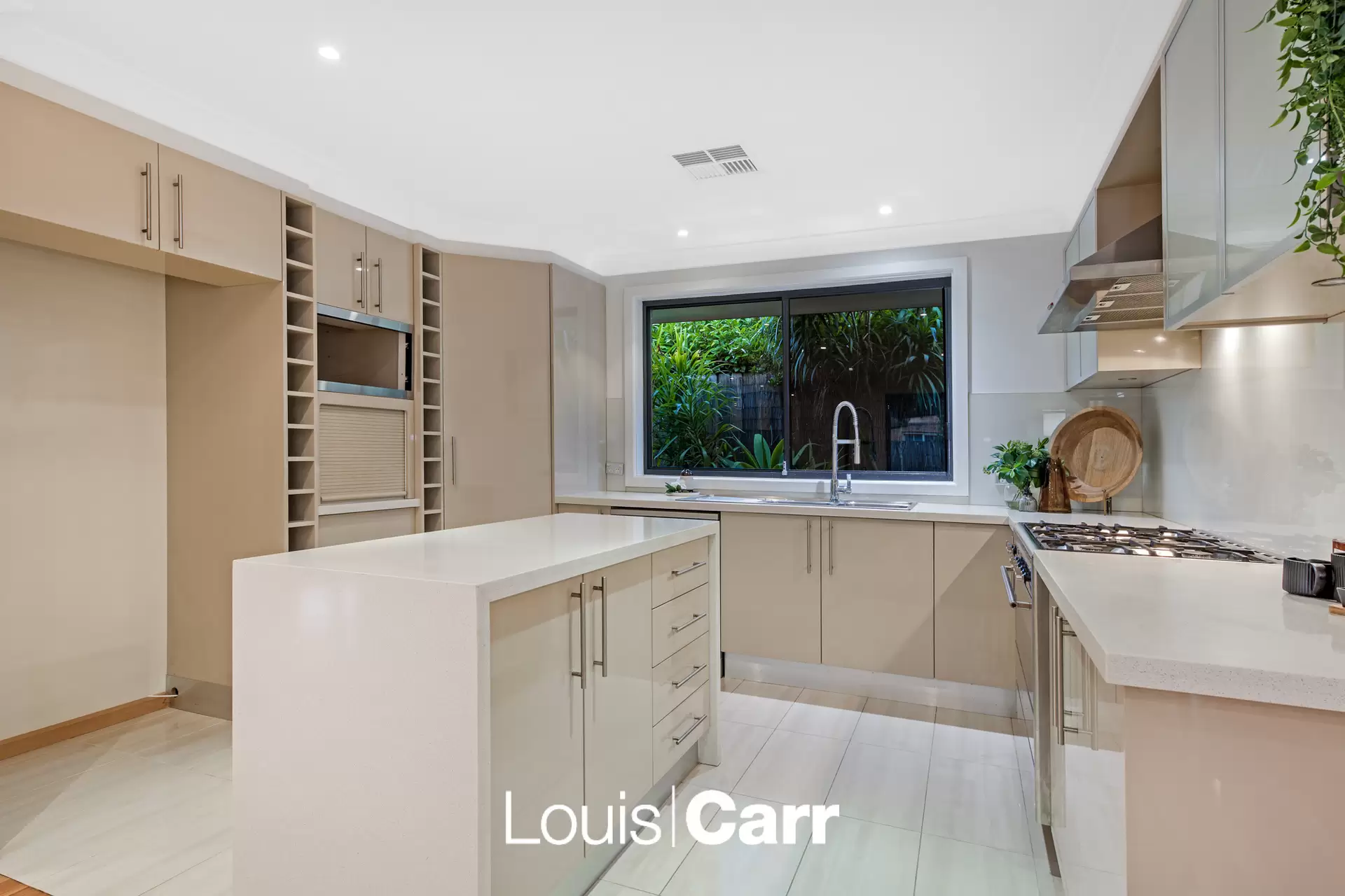 18 Chiltern Crescent, Castle Hill Sold by Louis Carr Real Estate - image 1