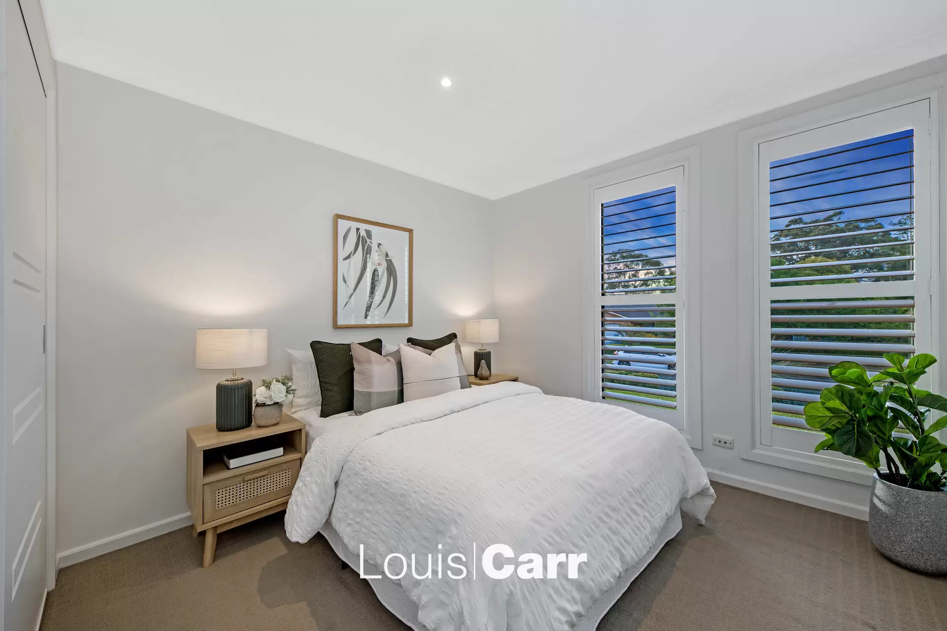Photo #10: 18 Chiltern Crescent, Castle Hill - Sold by Louis Carr Real Estate