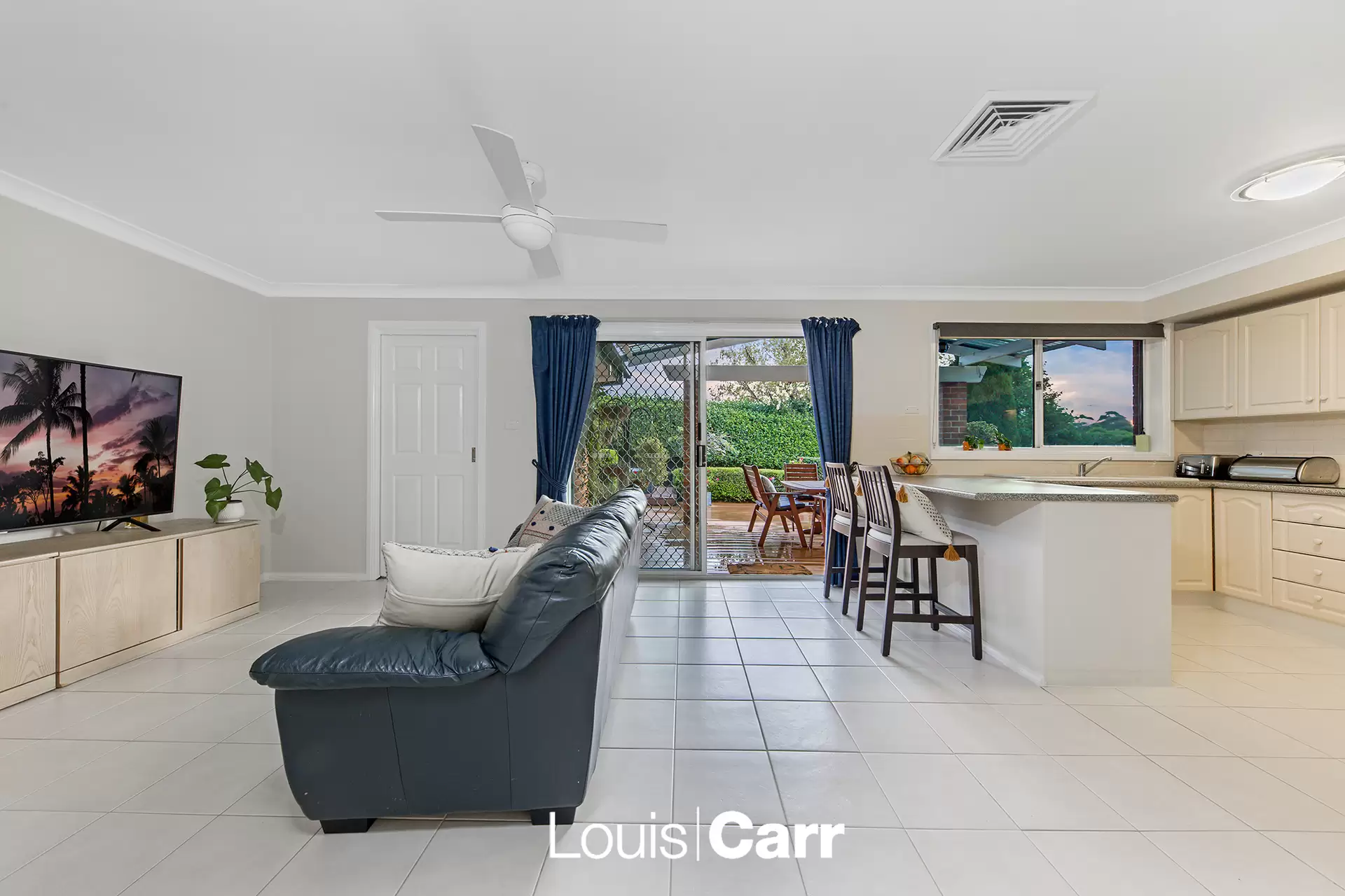 3A Kincraig Court, Castle Hill Auction by Louis Carr Real Estate - image 4