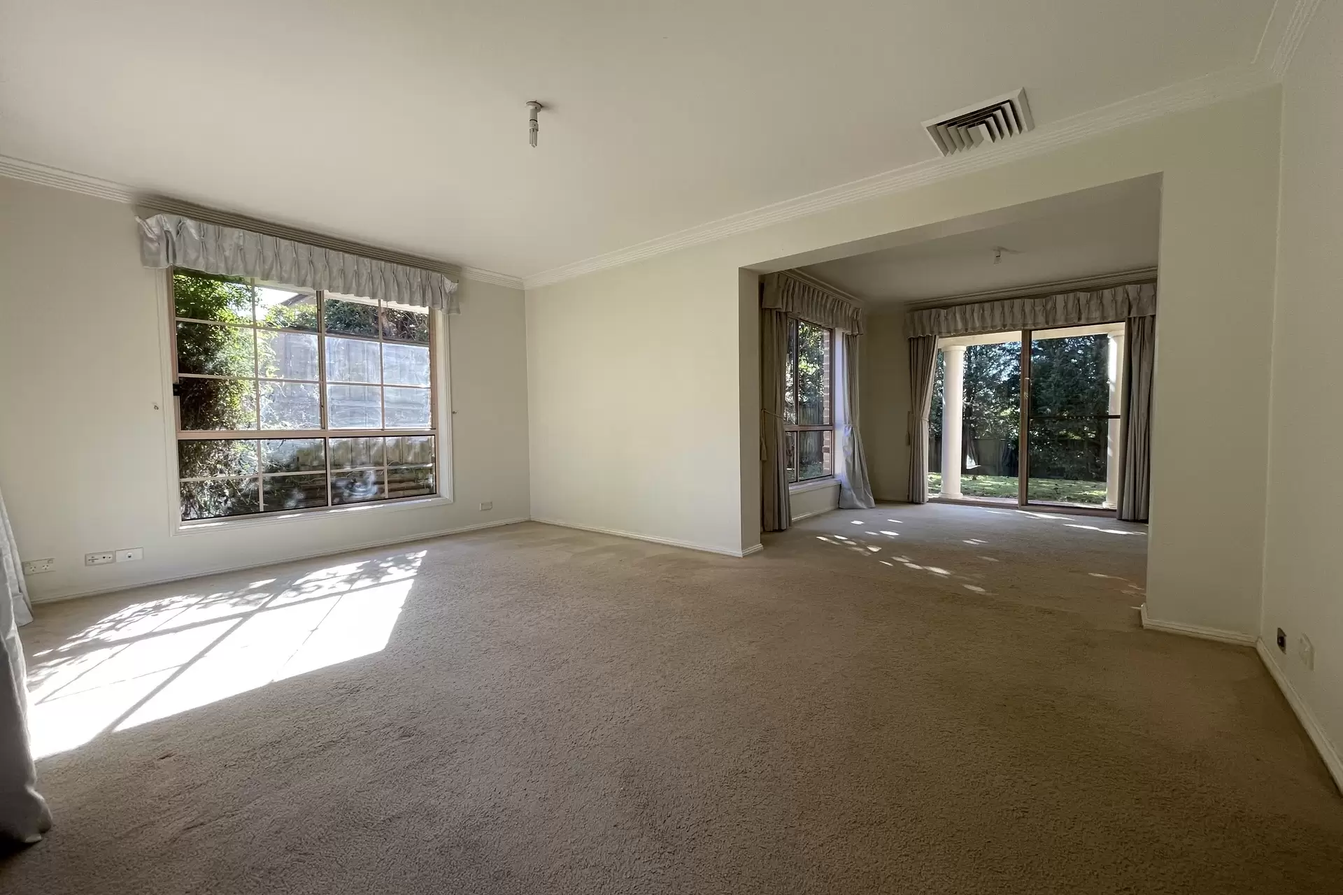 6 Longley Place, Castle Hill Leased by Louis Carr Real Estate - image 3