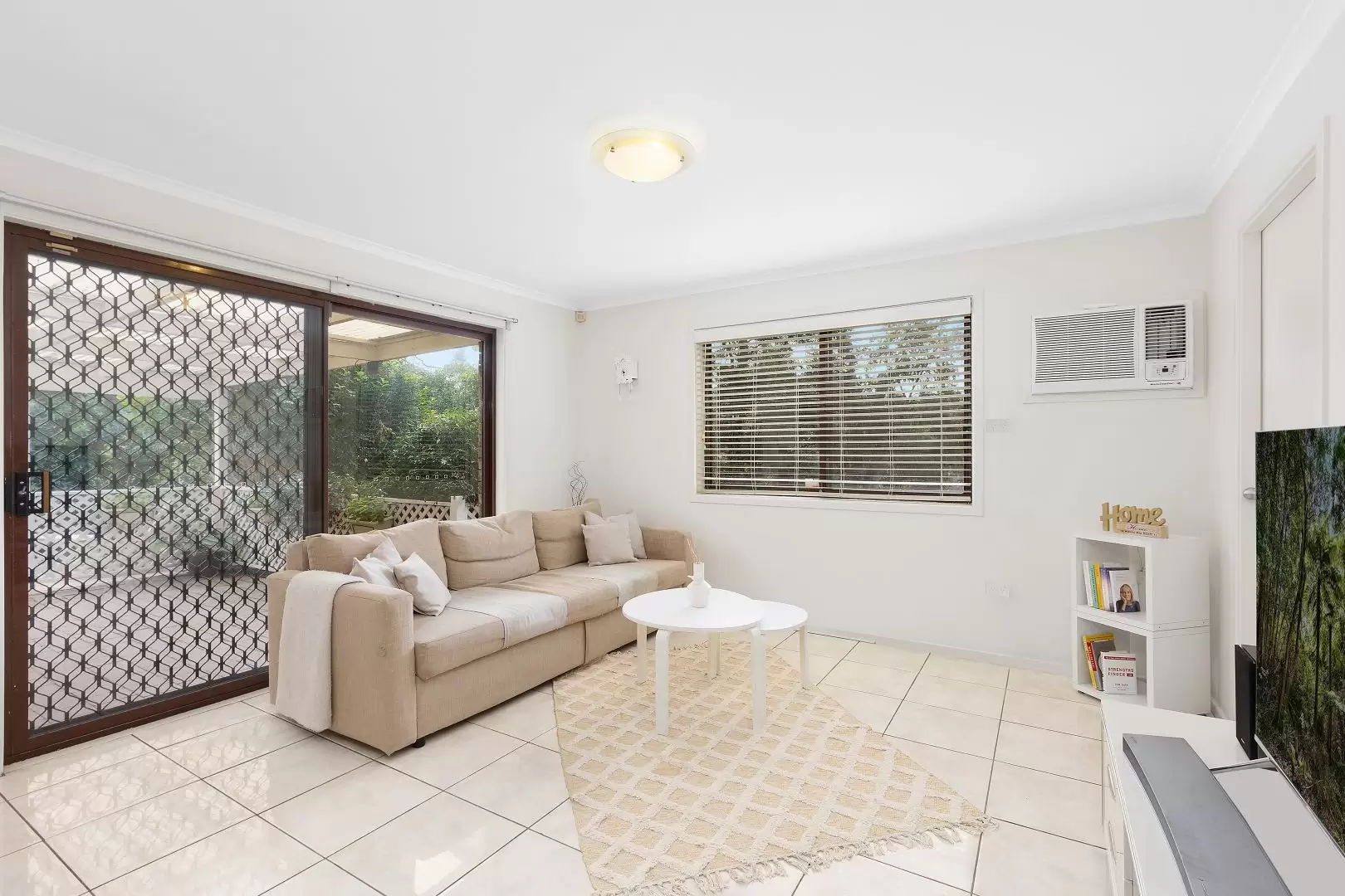 33 Wisteria Crescent, Cherrybrook Leased by Louis Carr Real Estate - image 5
