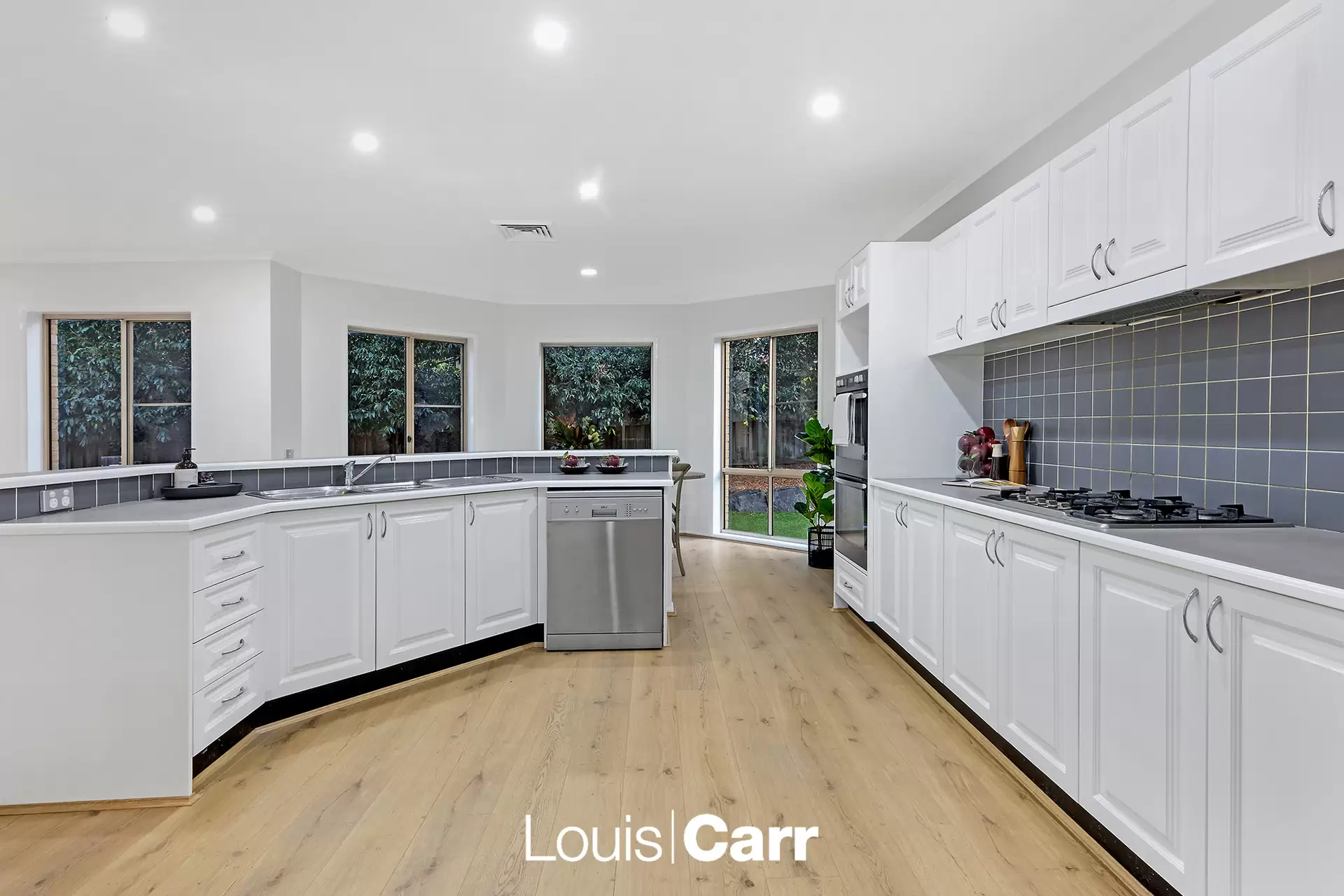 7 Zenith Court, Glenwood Sold by Louis Carr Real Estate - image 4