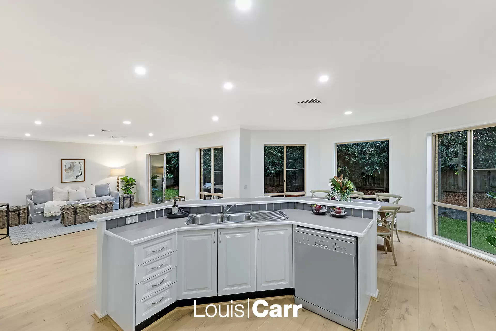 7 Zenith Court, Glenwood Sold by Louis Carr Real Estate - image 5