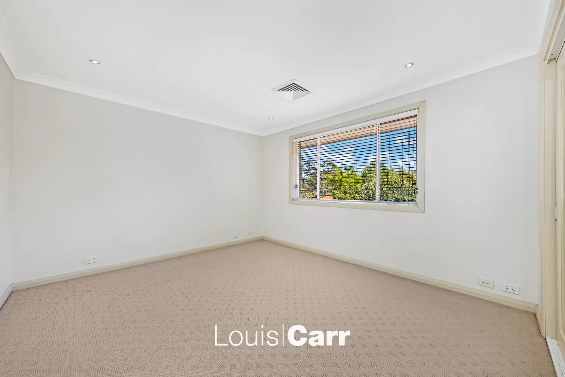 19 Government Farm Crescent, Castle Hill Leased by Louis Carr Real Estate - image 2