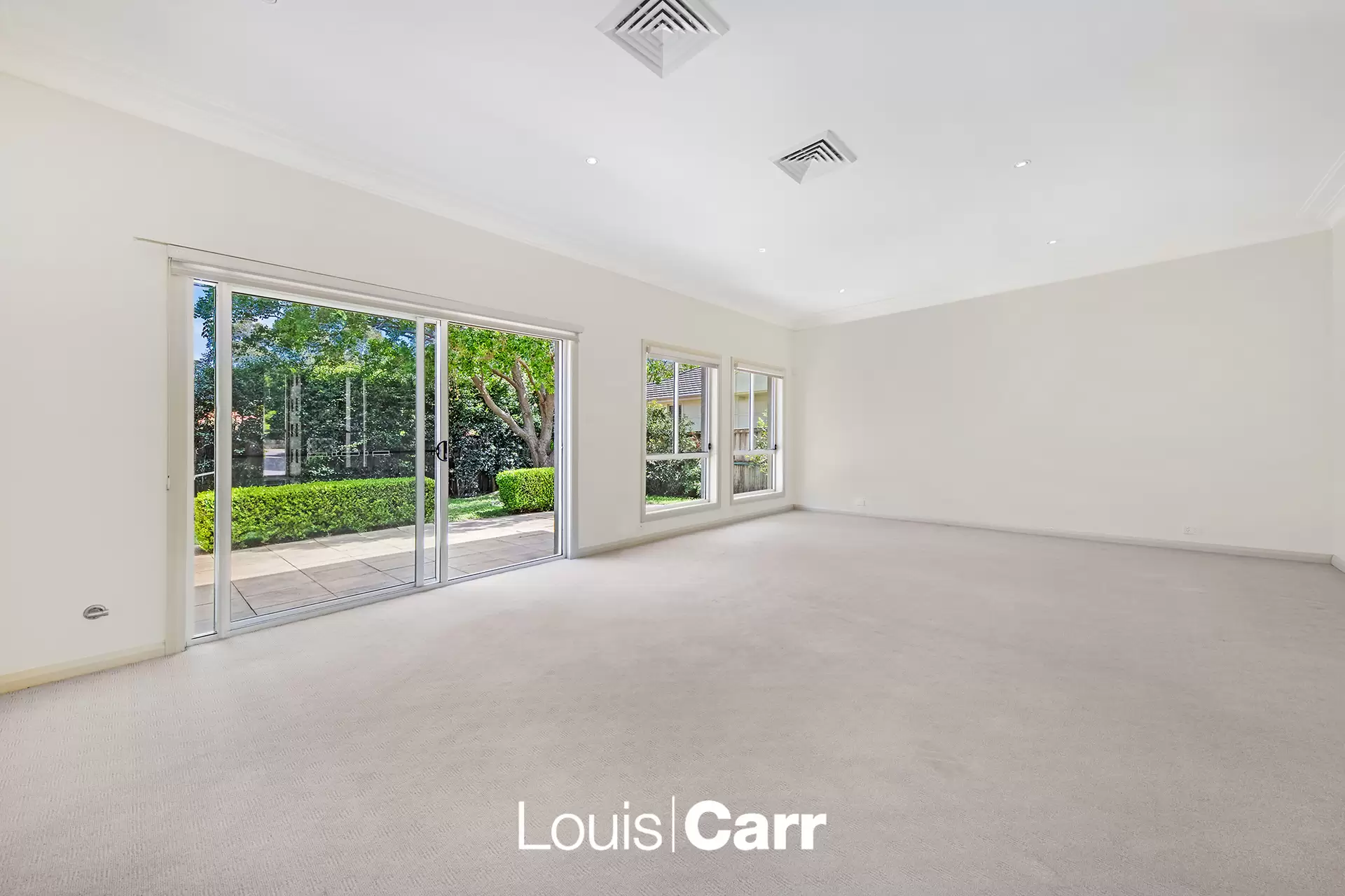 19 Government Farm Crescent, Castle Hill Leased by Louis Carr Real Estate - image 8