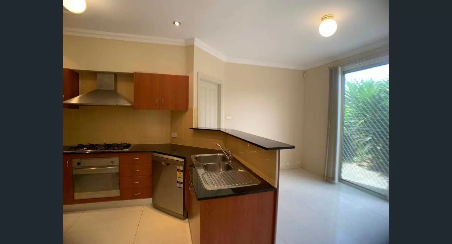 1/11 Harrington Avenue, Castle Hill Leased by Louis Carr Real Estate - image 3