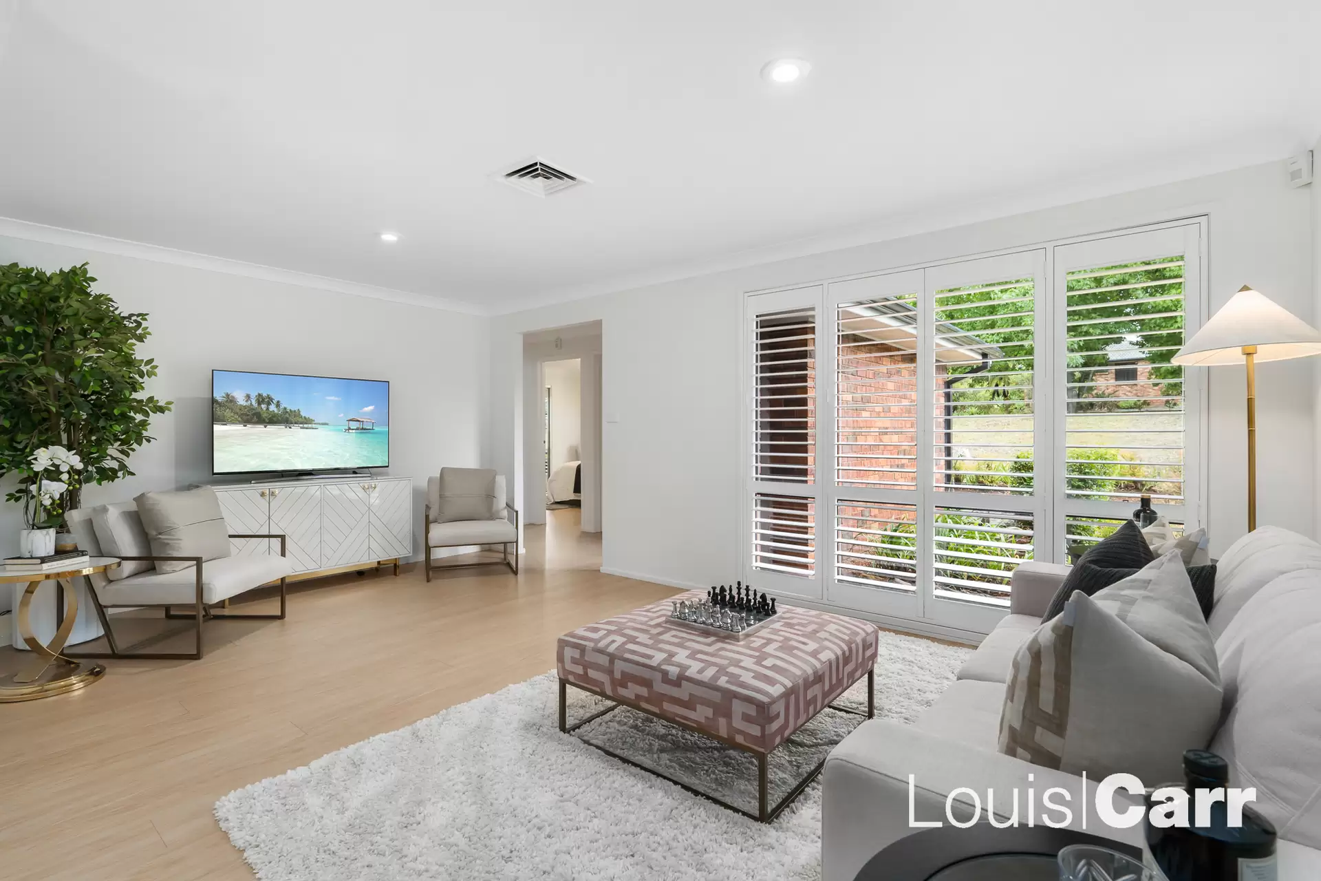 64 Ridgecrop Drive, Castle Hill Auction by Louis Carr Real Estate - image 5